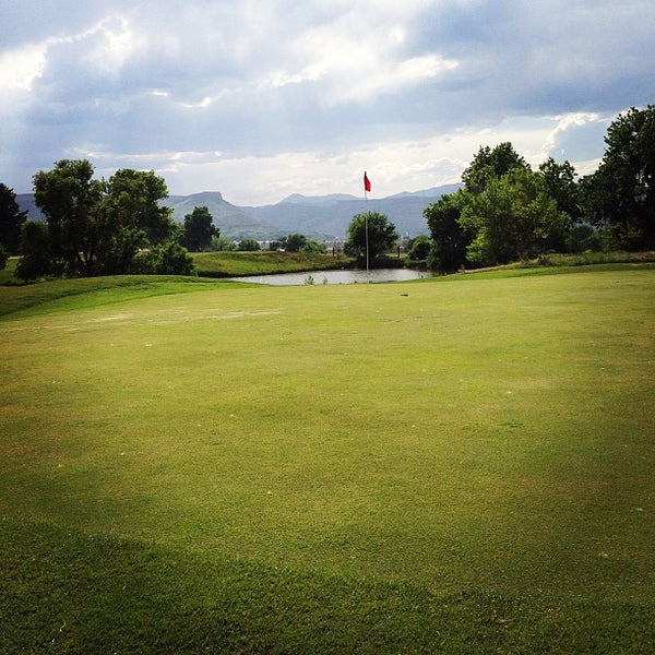 Foto tirada no(a) Applewood Golf Course por Drew F. em 6/13/2013