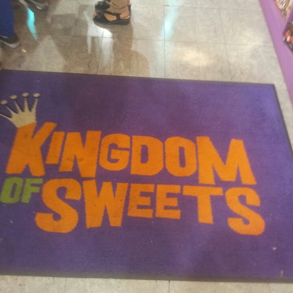 Foto diambil di Kingdom of Sweets oleh Gal F. pada 6/29/2013