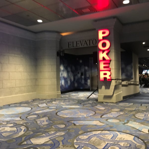 Foto diambil di Casino Niagara oleh Marc B. pada 5/6/2018