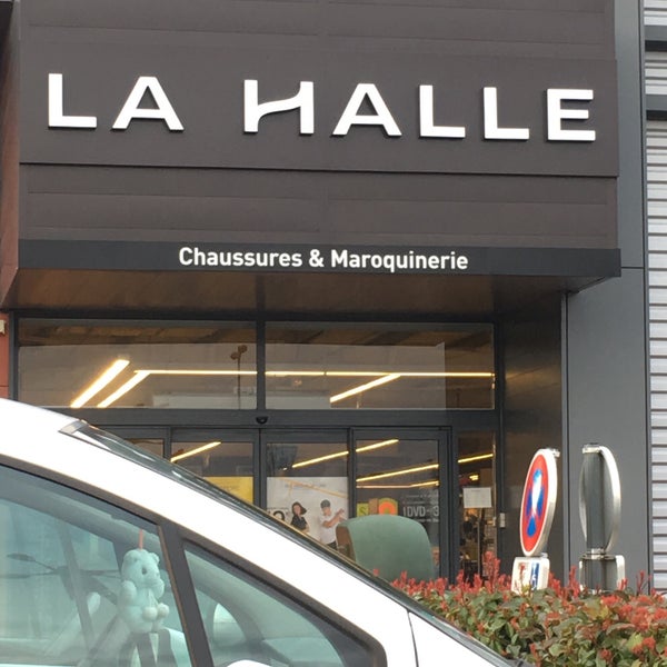 Photos At La Halle Aux Chaussures Lyon Lumiere Femme 70 Avenue Des Freres Lumiere