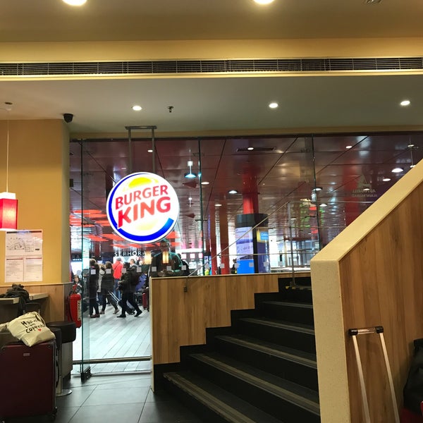 Foto scattata a Burger King da Jinny W. il 10/21/2018