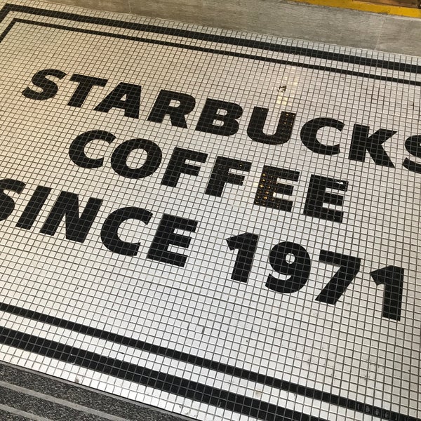 7/27/2018 tarihinde Jinny W.ziyaretçi tarafından Starbucks Reserve Store'de çekilen fotoğraf
