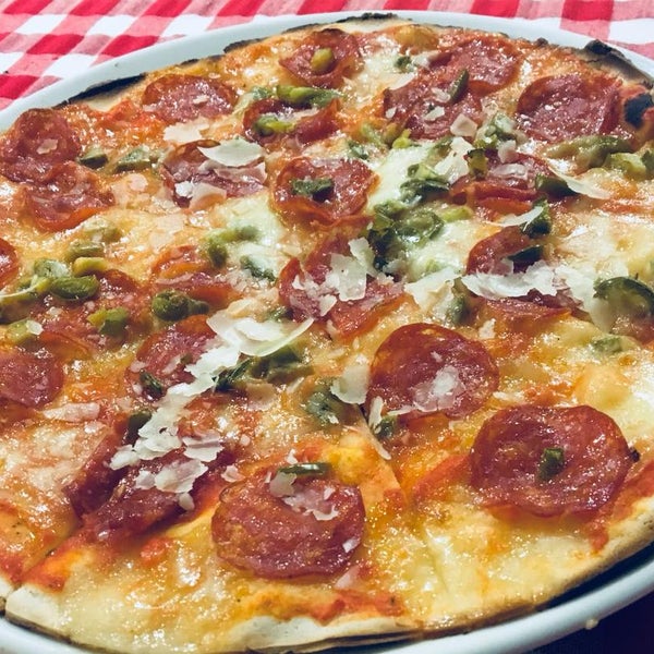 5/11/2018 tarihinde Pizza Scuolaziyaretçi tarafından Pizza Scuola'de çekilen fotoğraf