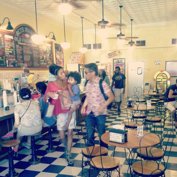 Photo taken at Beth Marie&#39;s Old Fashioned Ice Cream &amp; Soda Fountain by Eboni S. on 5/14/2013