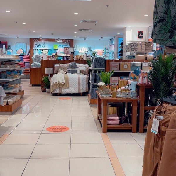 Redtag Clothing Store In Riyadh