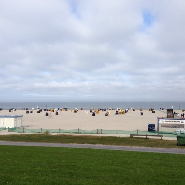 Strand Neuharlingersiel Beach In Neuharlingersiel