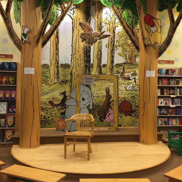 Barnes & Noble Bookstore in Fairview Heights