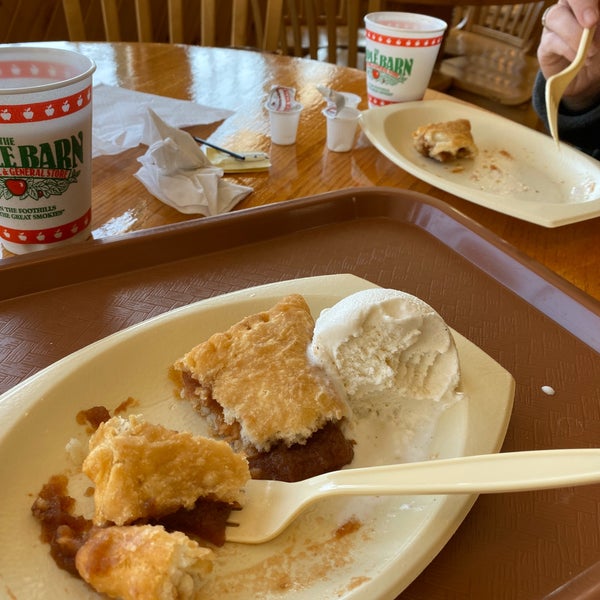 If you get the Fried 🍎 Apple Pie, make SURE and do the scoop of vanilla ice cream. You can thank me later. Oh and the Apple Cider is delish!!!