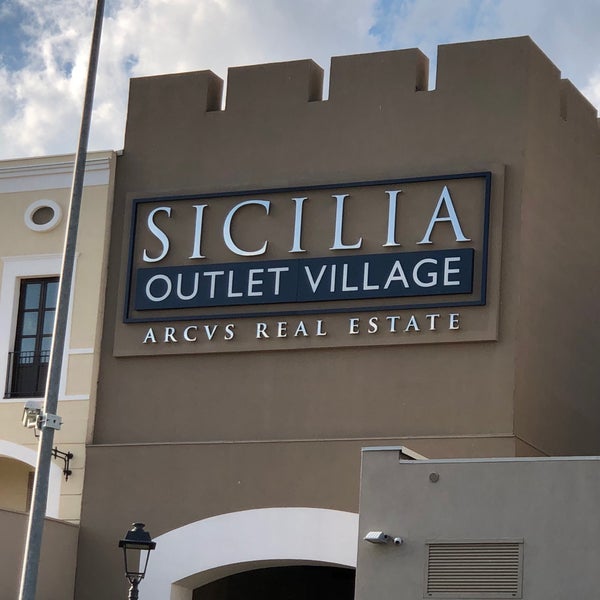 6/18/2018にАлексей А.がSicilia Outlet Villageで撮った写真