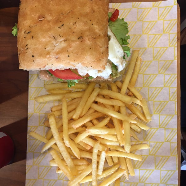 5/2/2017에 📱DEVRİM님이 Bubada Club Sandwich and Burger에서 찍은 사진