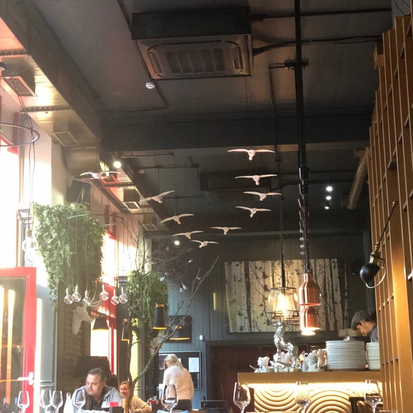 Ресторан северное сияние териберка. A tavola ресторан москва. T r бар. T r бар. Териберка кафе.