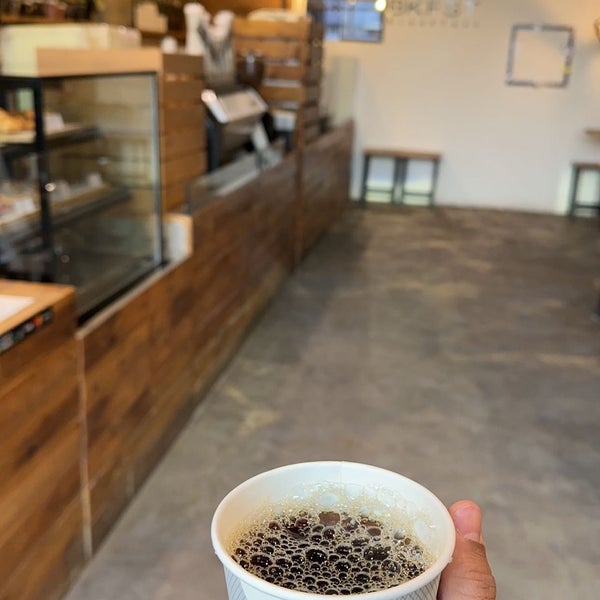 Photo taken at Ounce Coffee &amp; Roastery by صالح on 2/5/2024