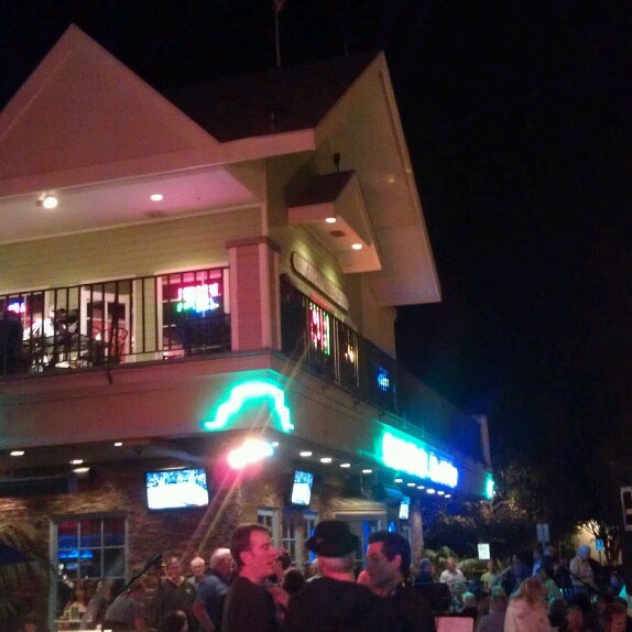 3/2/2013にAlex K.がCoyote Bar &amp; Grillで撮った写真