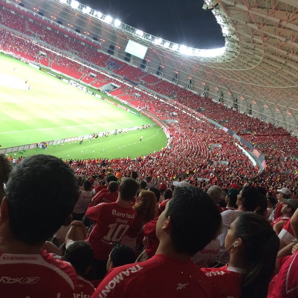 Das Foto wurde bei Estádio Beira-Rio von Juliano G. am 3/5/2015 aufgenommen