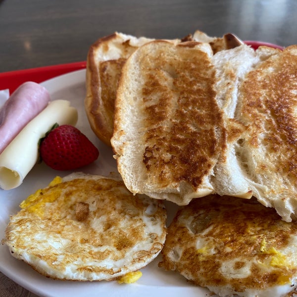 Bakery looked delicious but for breakfast I tried the brazilian breakfast which was ok (6.5/10)