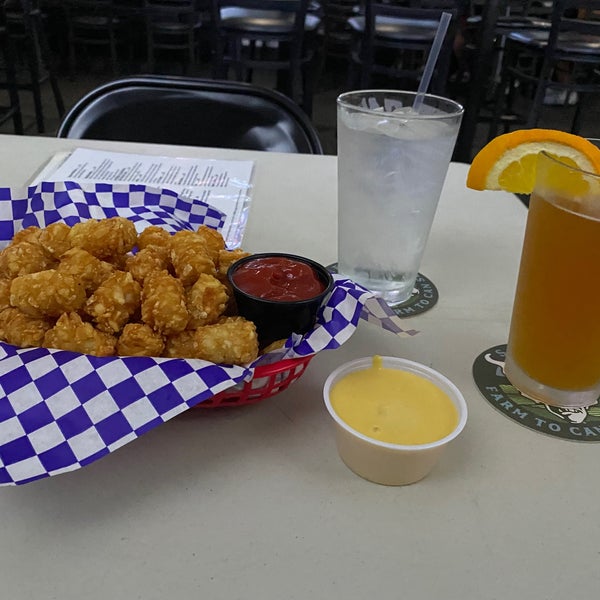 Underdogs Sports Bar And Grill Kalihi Palama Honolulu, HI