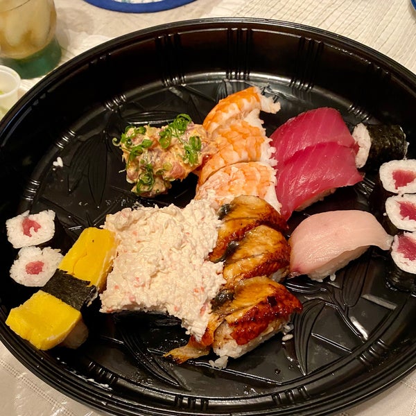 Foto diambil di KuruKuru Sushi oleh scrivener pada 11/22/2021