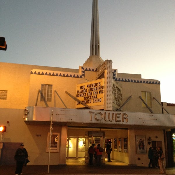 Foto tirada no(a) Tower Theater por Scott E. em 12/21/2012
