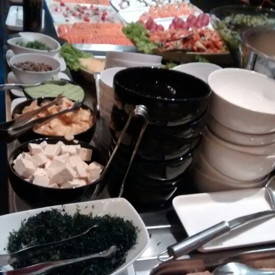 Photo taken at Zettai - Japanese Cuisine by Gisele C. on 8/10/2014