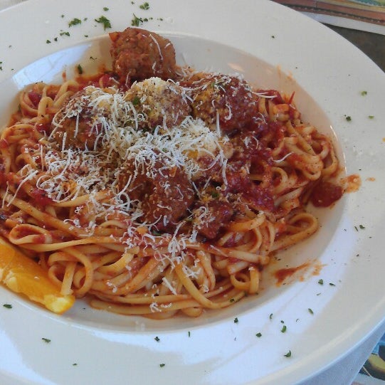 Das Foto wurde bei Italiano&#39;s Restaurant von Evgeniy S. am 7/29/2013 aufgenommen