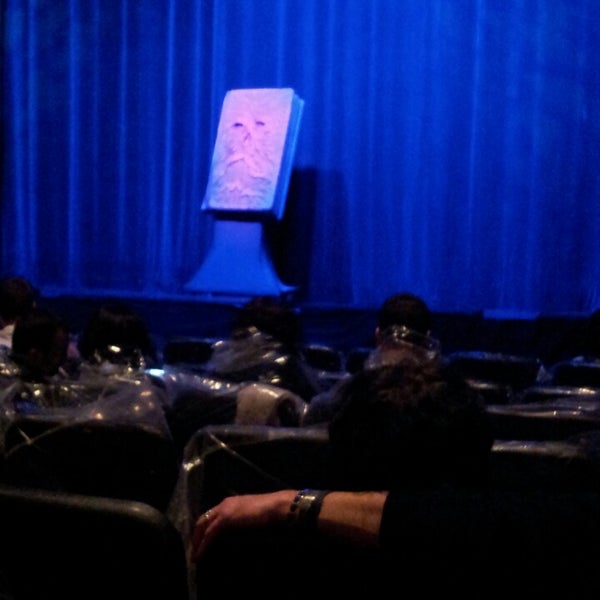 Foto diambil di Randolph Theatre oleh Corinne A. pada 12/27/2013