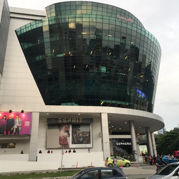 Photo taken at Suria Sabah Shopping Mall by Fikri Yusri on 11/1/2019