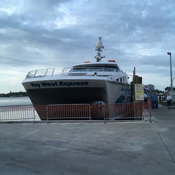 5/7/2018 tarihinde Karthick N.ziyaretçi tarafından Key West Express'de çekilen fotoğraf