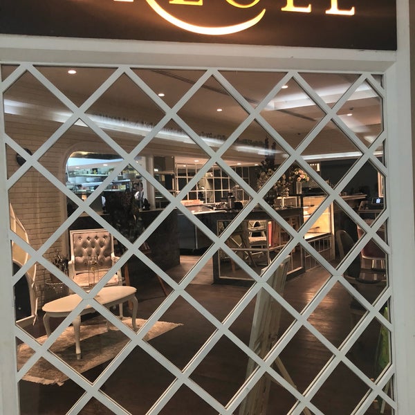 Foto tirada no(a) Creole Restaurant &amp; Cafe por S M. em 11/11/2018