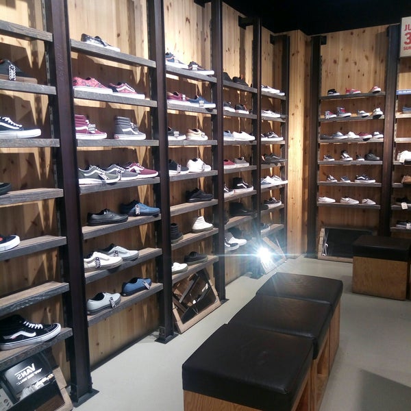 boutique vans rome