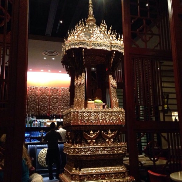 Photo taken at Linda Modern Thai by Suya W. on 1/21/2014