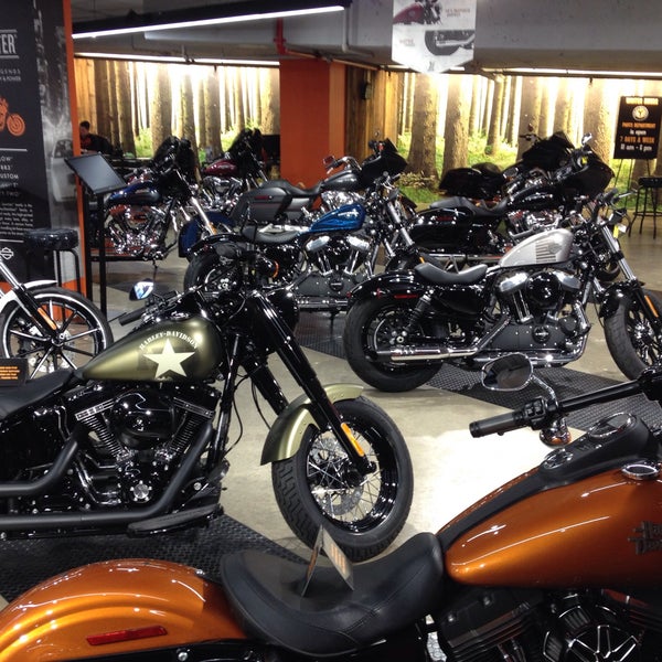 Photo taken at Harley-Davidson of New York City by Diego 2. on 1/2/2016