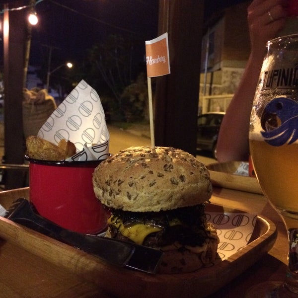 7/31/2015 tarihinde Janaina S.ziyaretçi tarafından Haus Burger Bar'de çekilen fotoğraf
