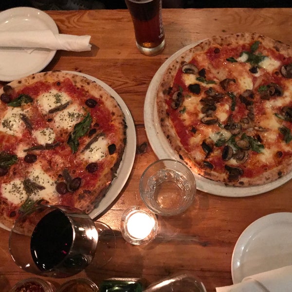 8/3/2018 tarihinde Kasia W.ziyaretçi tarafından Pizzeria Defina'de çekilen fotoğraf