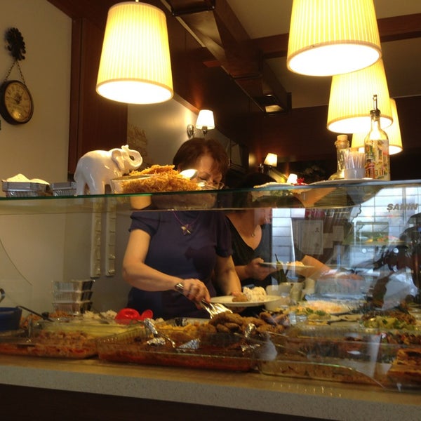 11/11/2013 tarihinde Lijun C.ziyaretçi tarafından Mola Cafe &amp; Restaurant'de çekilen fotoğraf