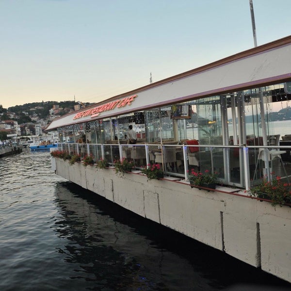Foto scattata a İskele Can Restaurant &amp; Cafe da Can C. il 11/14/2015