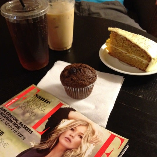 9/16/2012にCamille R.がFairview Coffeeで撮った写真