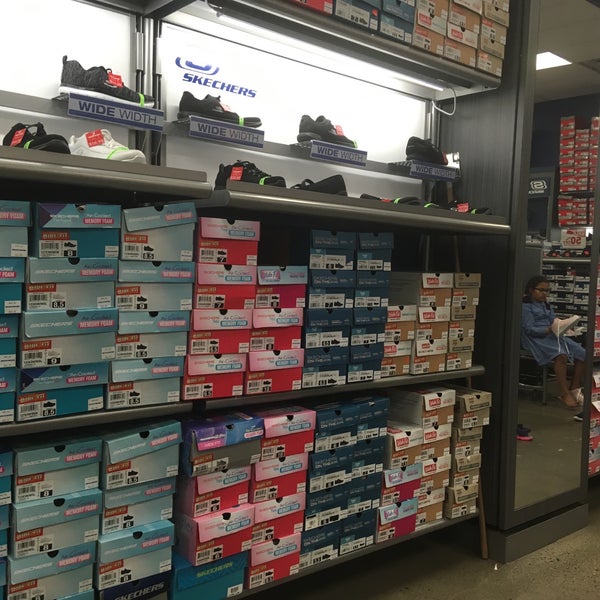 skechers factory outlet locations