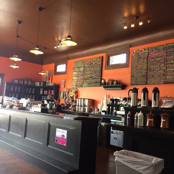 6/28/2014 tarihinde Eslie T.ziyaretçi tarafından Mojo Coffee House'de çekilen fotoğraf