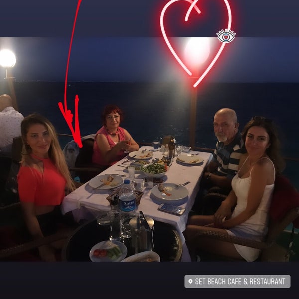Photo taken at SET Beach &amp; Restaurant by Güneş Ö. on 8/10/2019