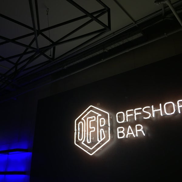 9/30/2015 tarihinde Ирина Ж.ziyaretçi tarafından Offshore Bar'de çekilen fotoğraf