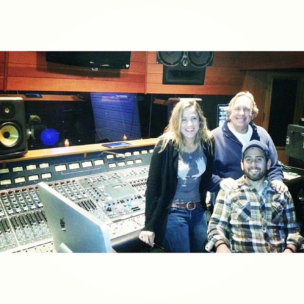 Foto tomada en The Village Recording Studios  por Village S. el 4/2/2014