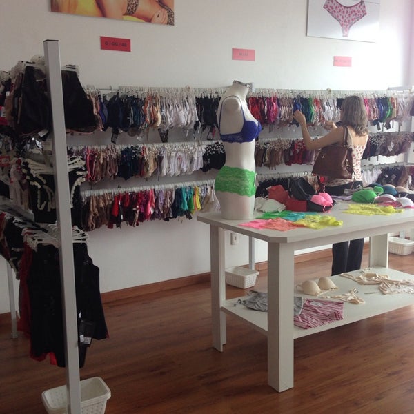 Аутлет белья. Аутлет белья. Аутлет белья. Оборудование для магазина нижнего белья. Аутлет белья.