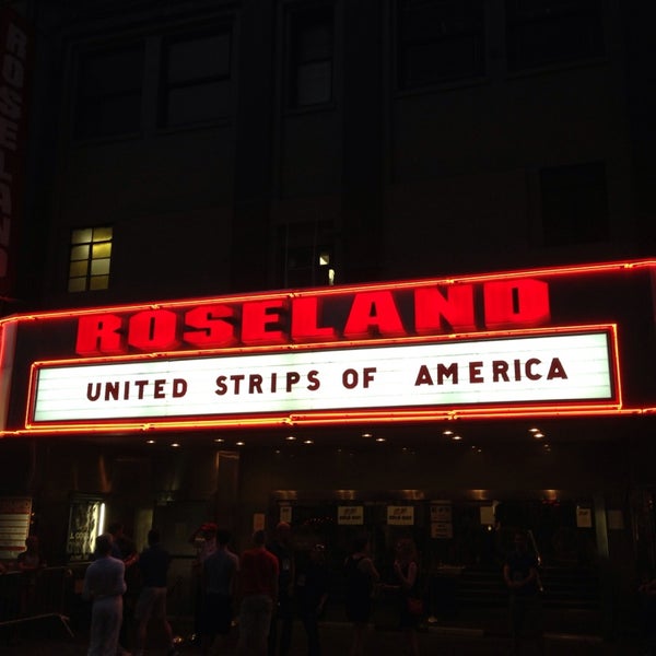 Das Foto wurde bei Broadway Bares 23: United Strips of America at Roseland Ballroom von Yiannis am 6/24/2013 aufgenommen