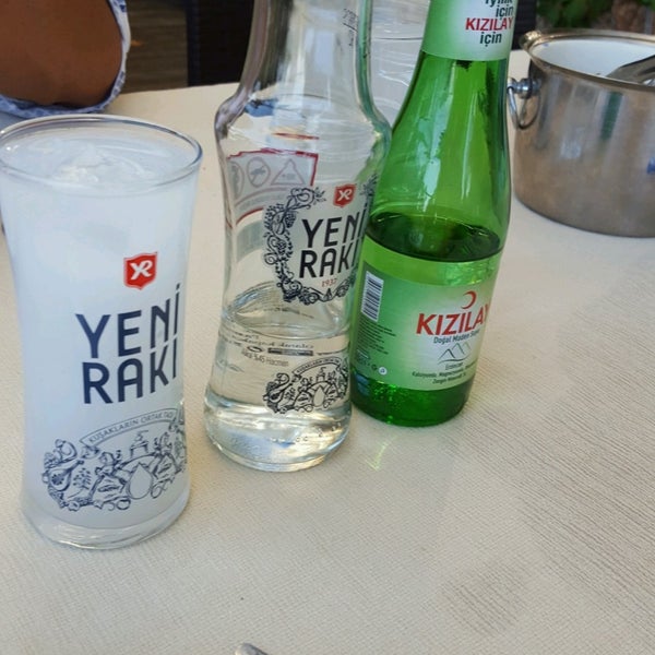 Снимок сделан в Körfez Aşiyan Restaurant пользователем Celal D. 9/11/2020