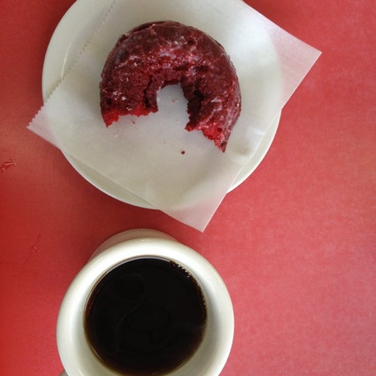 11/14/2012 tarihinde Tony C.ziyaretçi tarafından Paula&#39;s Donuts'de çekilen fotoğraf