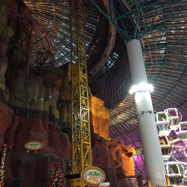 Photo taken at The Adventuredome by Arturo V. on 12/30/2017