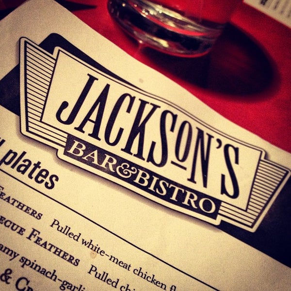 Foto scattata a Jackson&#39;s Bar &amp; Bistro da John il 3/22/2013