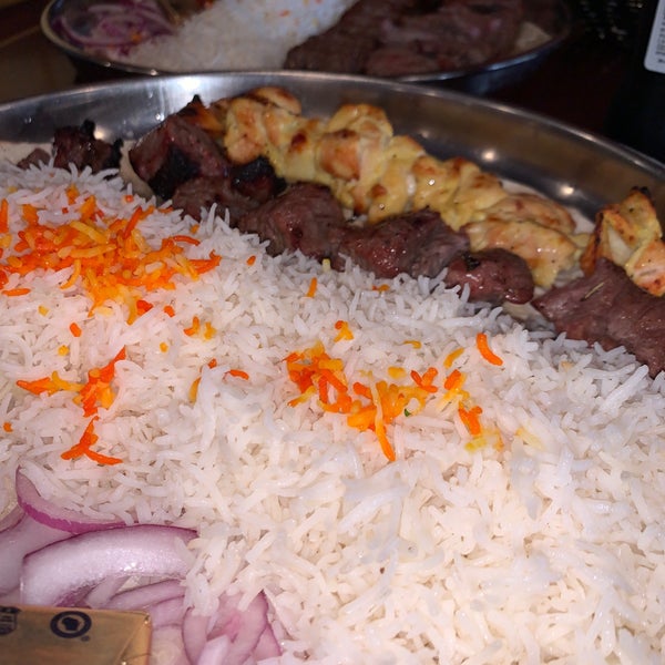9/4/2020 tarihinde TQziyaretçi tarafından Kabobi - Persian and Mediterranean Grill'de çekilen fotoğraf