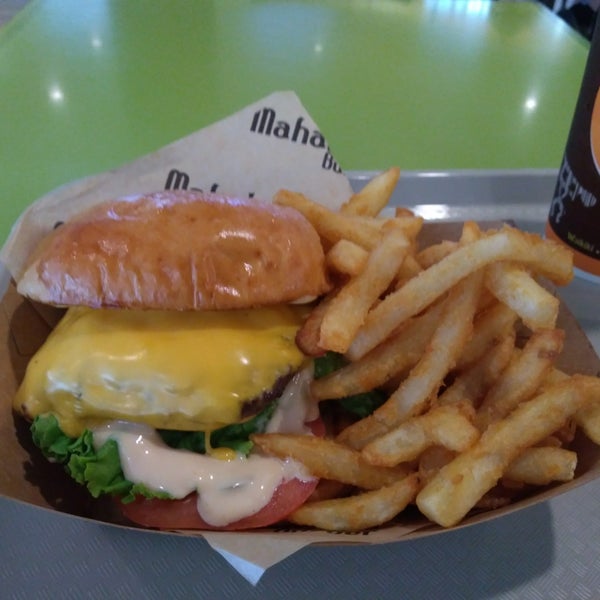 Photo taken at Mahaloha Burger by アルム a. on 7/9/2019