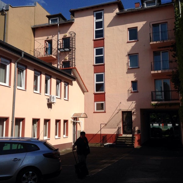 Photos At Hotel Am Kurfurstenplatz Bockenheim 4 Tips From 44 Visitors
